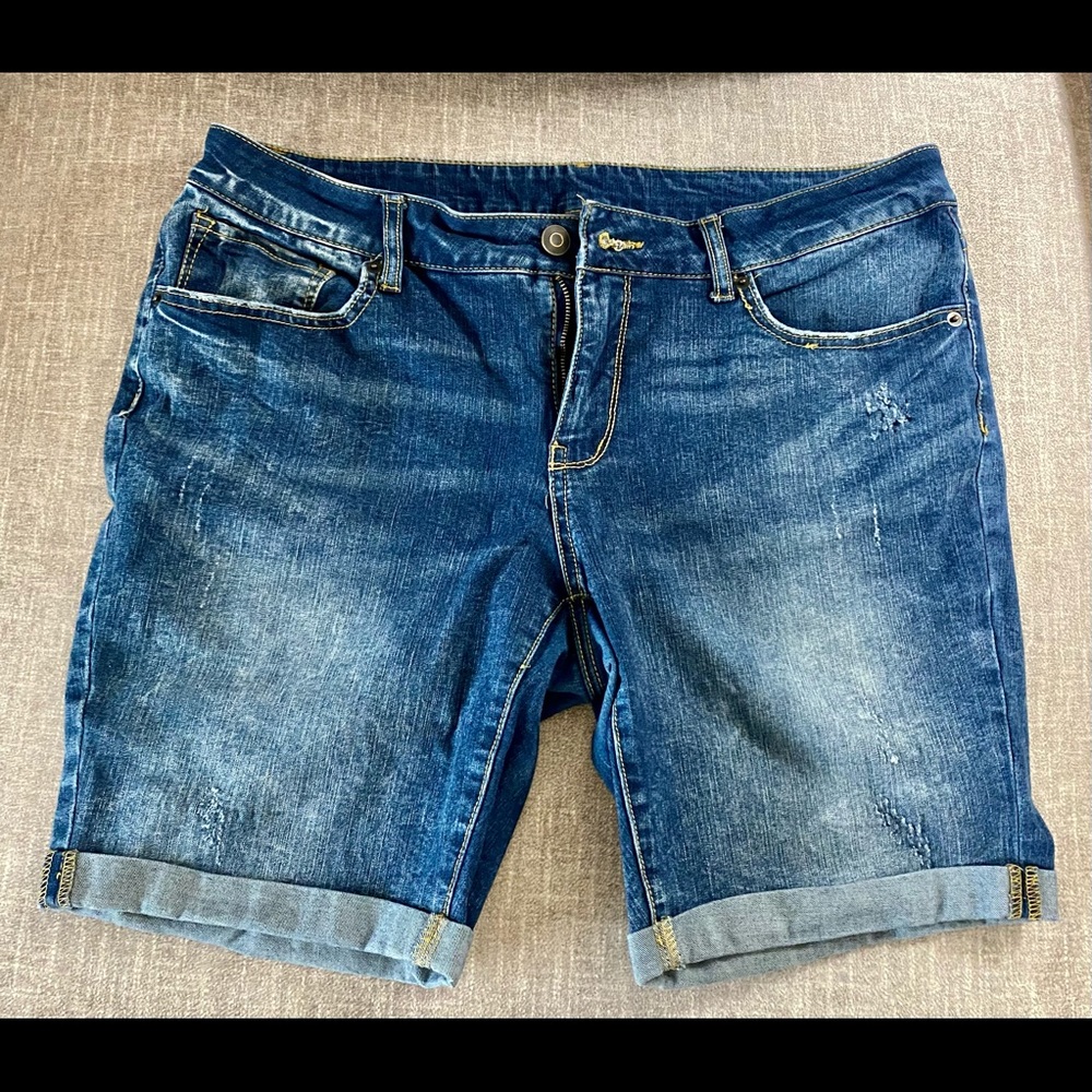 Women’s Denim Shorts (EUC)